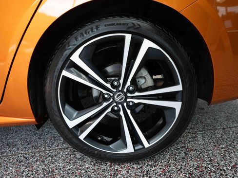 Used 2021 Nissan Sentra SR w/ SR Premium Package FWD image 28