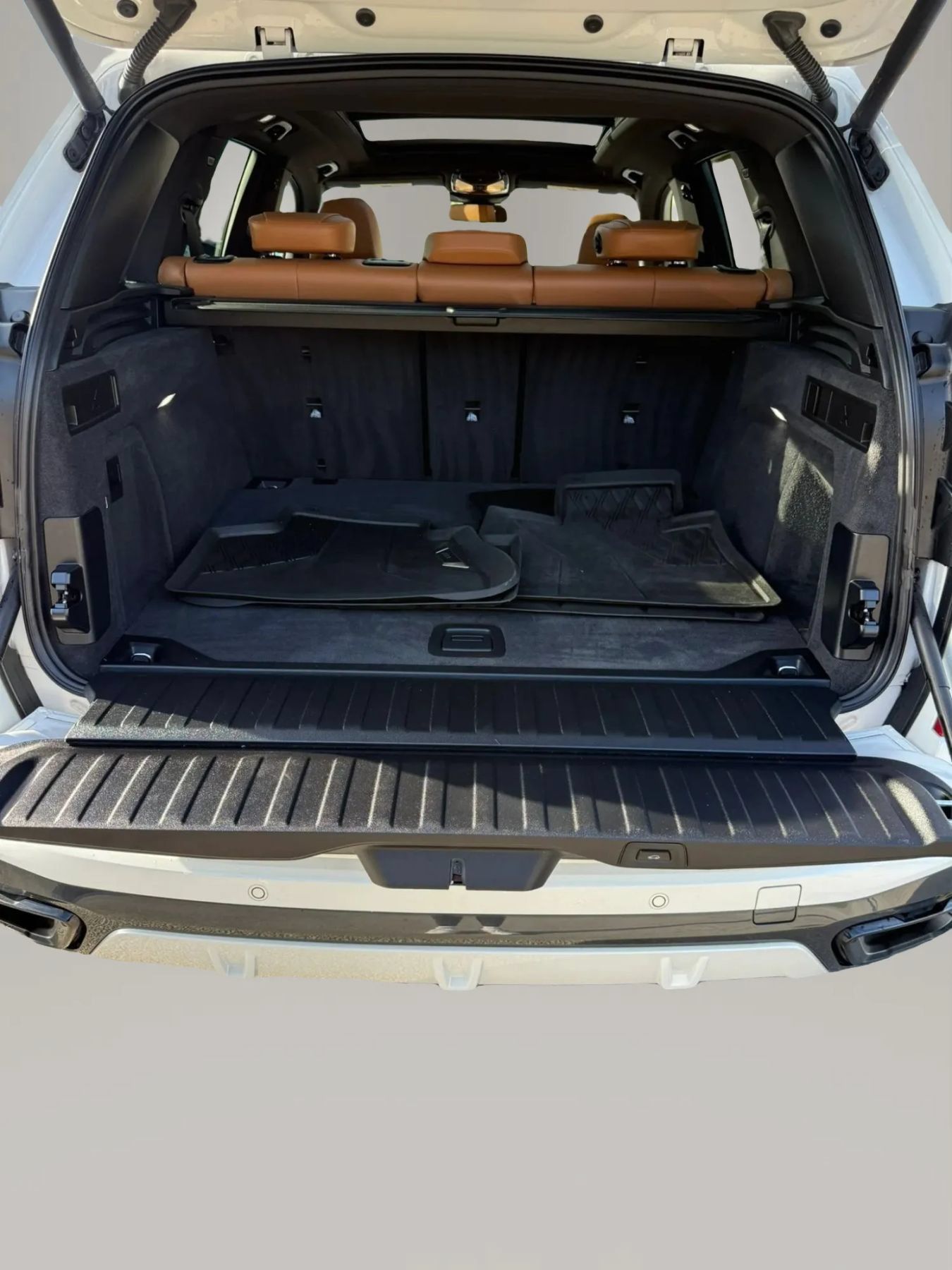 Used 2024 BMW X5 xDrive40i w/ M Sport Package AWD/4WD image 13