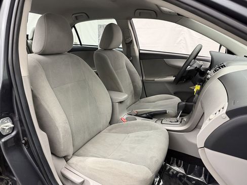 Used 2011 Toyota Corolla LE image 18
