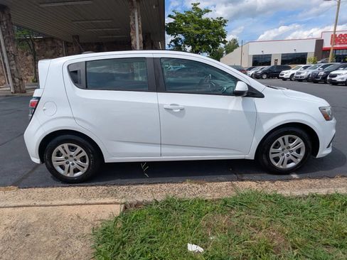 Used 2017 Chevrolet Sonic LT FWD image 8