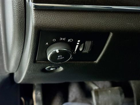 Used 2018 Jeep Grand Cherokee Limited AWD/4WD image 20