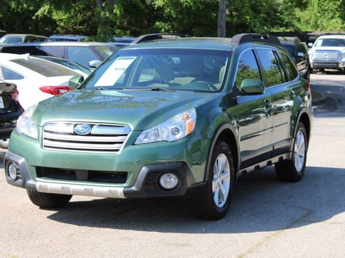 Used 2014 Subaru Outback 3.6R Limited w/ Moonroof Package image 3
