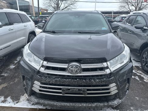Used 2019 Toyota Highlander XLE image 8