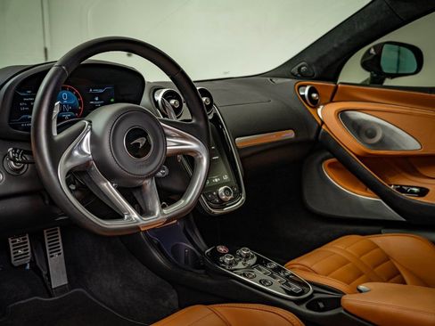Used 2025 McLaren GTS image 4