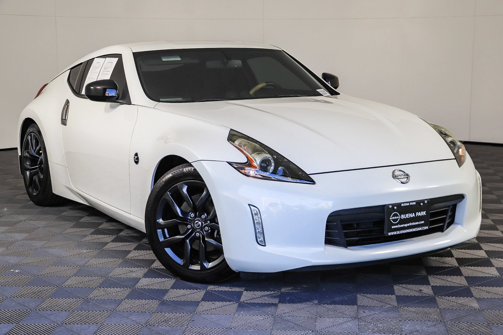 Used 2019 Nissan 370Z Coupe w/ Z34 Heritage Edition - White RWD image 1