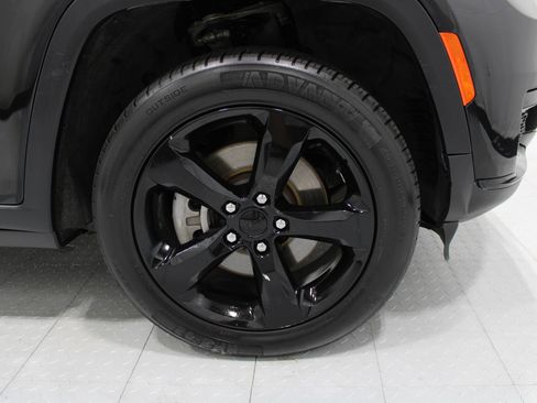 Used 2023 Jeep Grand Cherokee L Laredo AWD/4WD image 5