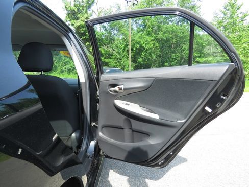 Used 2010 Toyota Corolla S FWD image 15