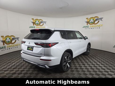 New 2026 Mitsubishi Outlander SE image 7