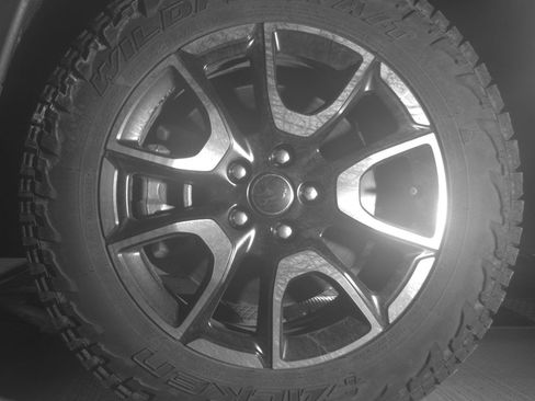 Used 2025 Jeep Compass Trailhawk AWD/4WD image 12