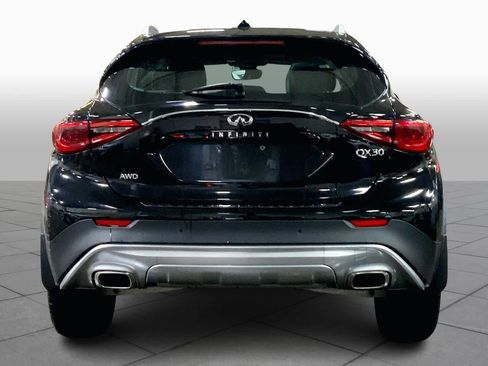 Used 2019 INFINITI QX30 LUXE w/ Navigation Package image 4