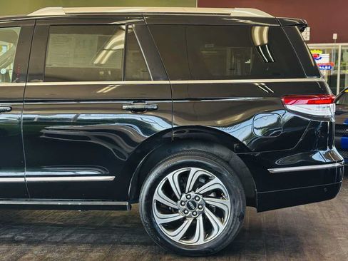 Used 2024 Lincoln Navigator Reserve AWD/4WD image 14