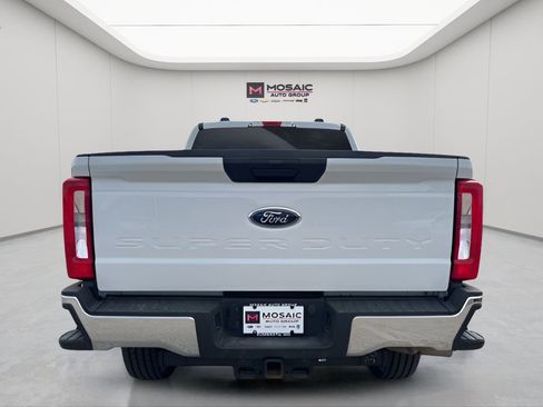 Used 2024 Ford F250 XLT image 7