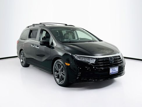 Used 2023 Honda Odyssey Touring image 3