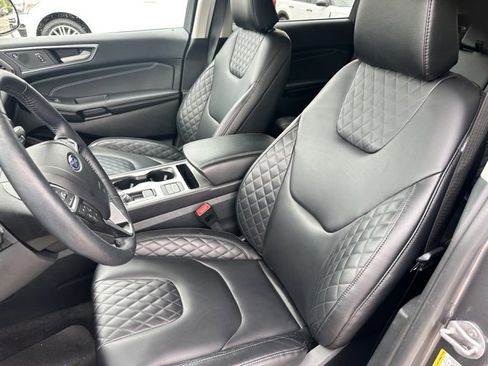 Certified 2024 Ford Edge Titanium image 12