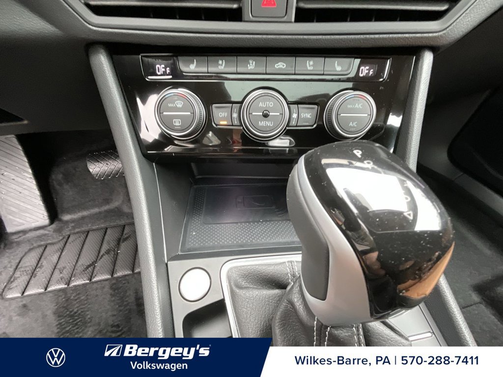 Used 2024 Volkswagen Jetta SEL FWD image 11