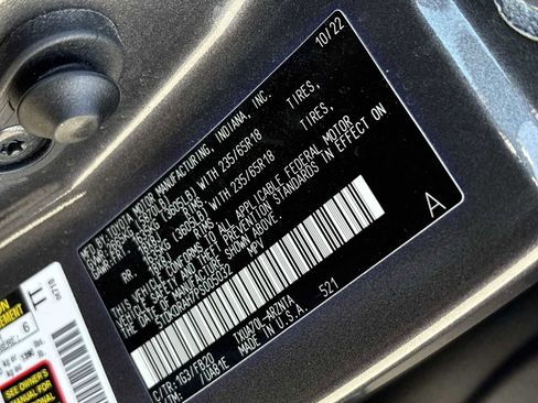 Used 2023 Toyota Highlander LE FWD image 32