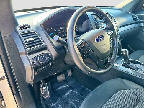 Certified 2019 Ford Explorer XLT w/ Class III Trailer Tow Package image 9