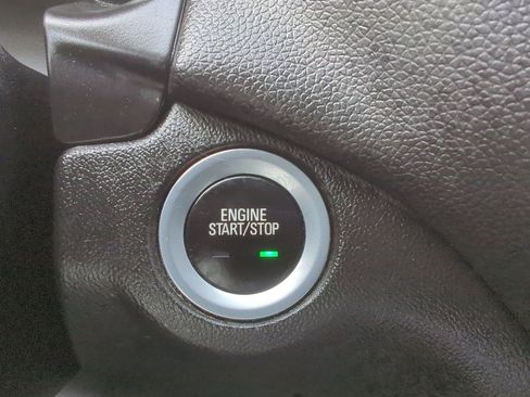 Used 2019 Chevrolet Equinox LT image 17