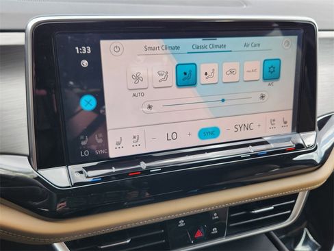 New 2025 Volkswagen Atlas Cross Sport SE image 12