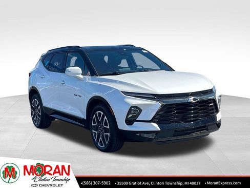 Used 2023 Chevrolet Blazer RS w/ Driver Confidence II Package AWD/4WD image 9