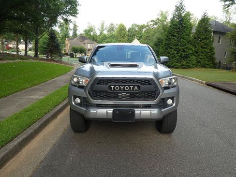 Used 2019 Toyota Tacoma TRD Sport AWD/4WD image 15