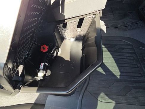 Used 2024 GMC Sierra 1500 Elevation image 28