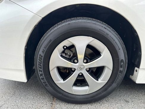 Used 2013 Toyota Prius Two image 9