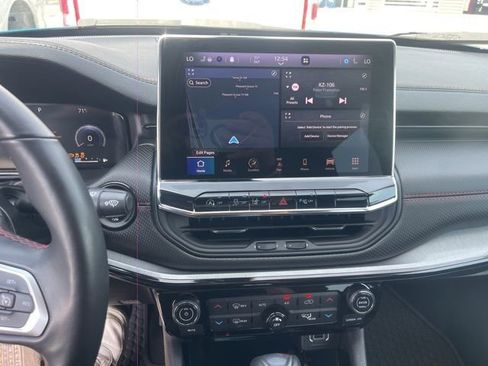 Used 2022 Jeep Compass Trailhawk w/ Trailhawk Elite Group image 18