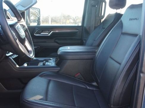 Used 2024 GMC Sierra 2500 Denali w/ Denali Reserve Package image 32