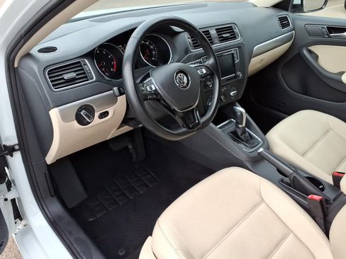 Used 2018 Volkswagen Jetta SE FWD image 14