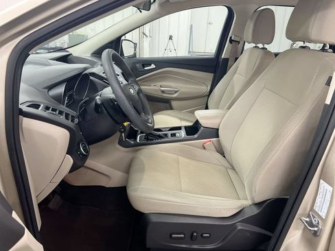 Used 2017 Ford Escape SE FWD image 19