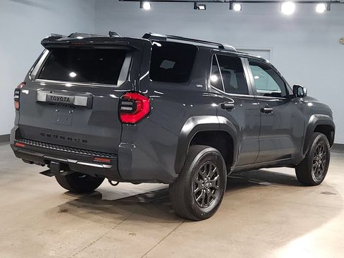 Used 2025 Toyota 4Runner SR5 AWD/4WD image 7