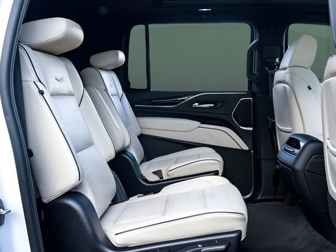 Used 2023 Cadillac Escalade ESV Sport w/ Touring Package AWD/4WD image 20