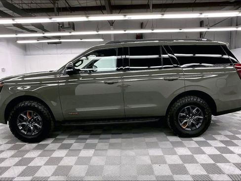 Used 2025 Ford Expedition Tremor AWD/4WD image 13