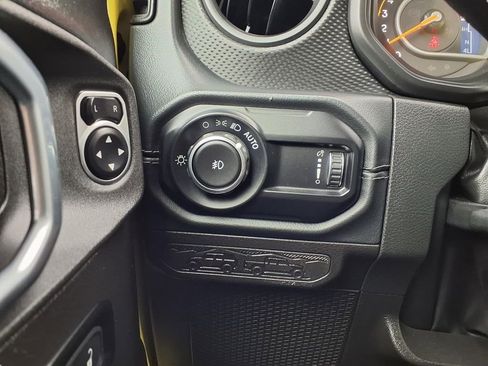 Used 2024 Jeep Wrangler Unlimited Rubicon AWD/4WD image 17