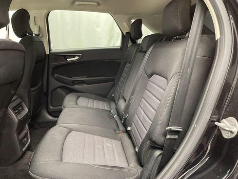 Used 2018 Ford Edge SE image 23