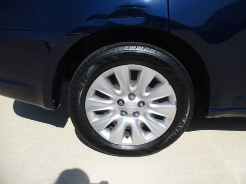 Used 2014 Chrysler 200 LX FWD image 10
