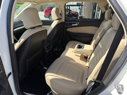 Used 2024 Ford Edge SEL w/ Convenience Package image 14