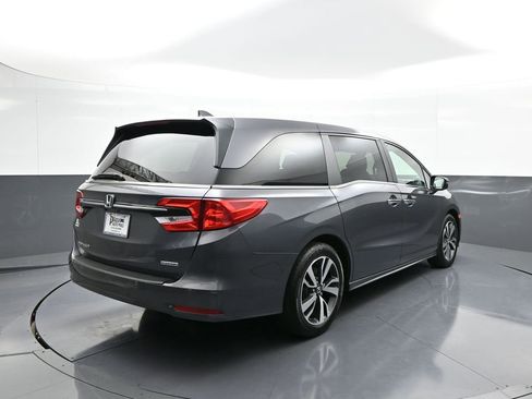 Certified 2024 Honda Odyssey Touring image 6