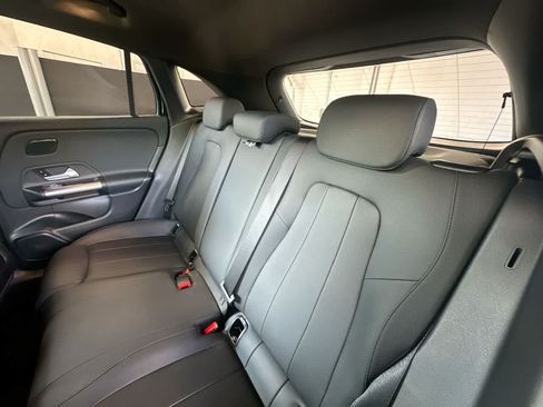Used 2025 Mercedes-Benz GLA 250 4MATIC w/ Exclusive Package image 22
