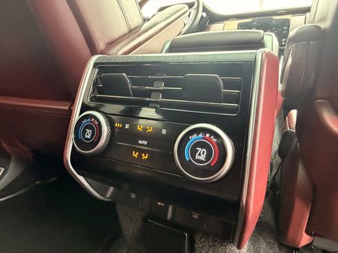 Used 2025 Land Rover Range Rover Long Wheelbase Autobiography AWD/4WD image 28