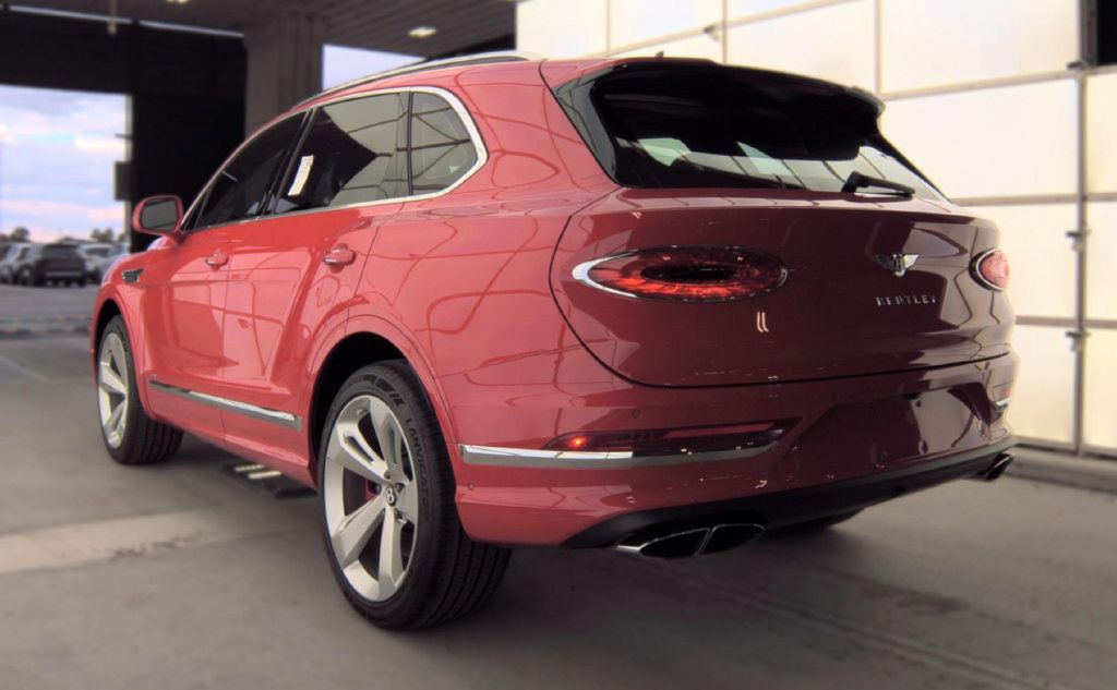 Used 2021 Bentley Bentayga AWD/4WD image 3