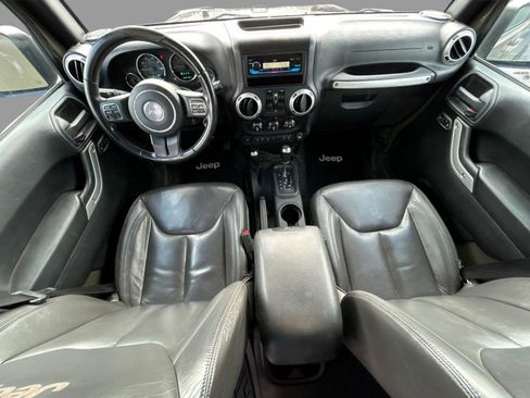Used 2016 Jeep Wrangler Unlimited Rubicon w/ Connectivity Group AWD/4WD image 30