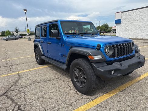Used 2024 Jeep Wrangler Unlimited Sport AWD/4WD image 16