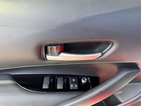 Used 2021 Toyota Corolla SE w/ Special Edition FWD image 22