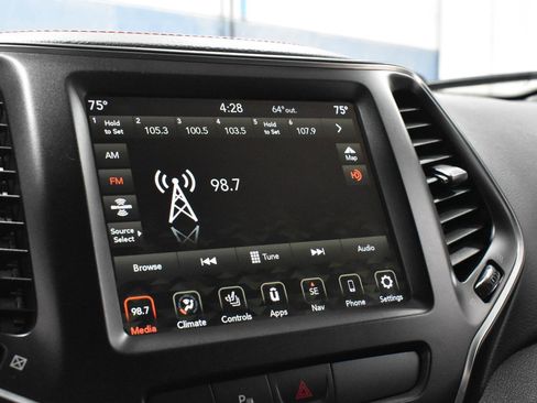 Used 2020 Jeep Cherokee Trailhawk w/ Comfort & Convenience Group image 15