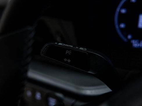 Used 2025 Porsche 911 Carrera image 36