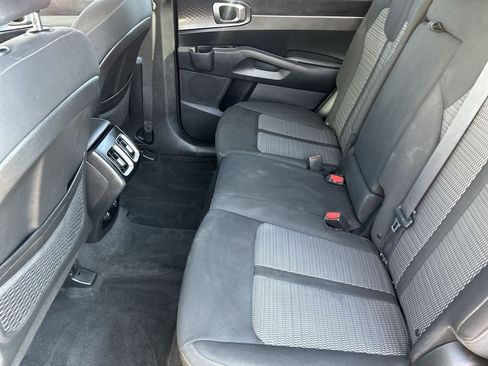 Used 2022 Kia Sorento LX FWD image 14