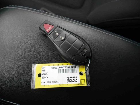 Used 2019 Jeep Cherokee Latitude w/ Popular Appearance Group image 27