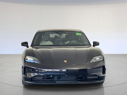 Used 2025 Porsche Taycan image 11